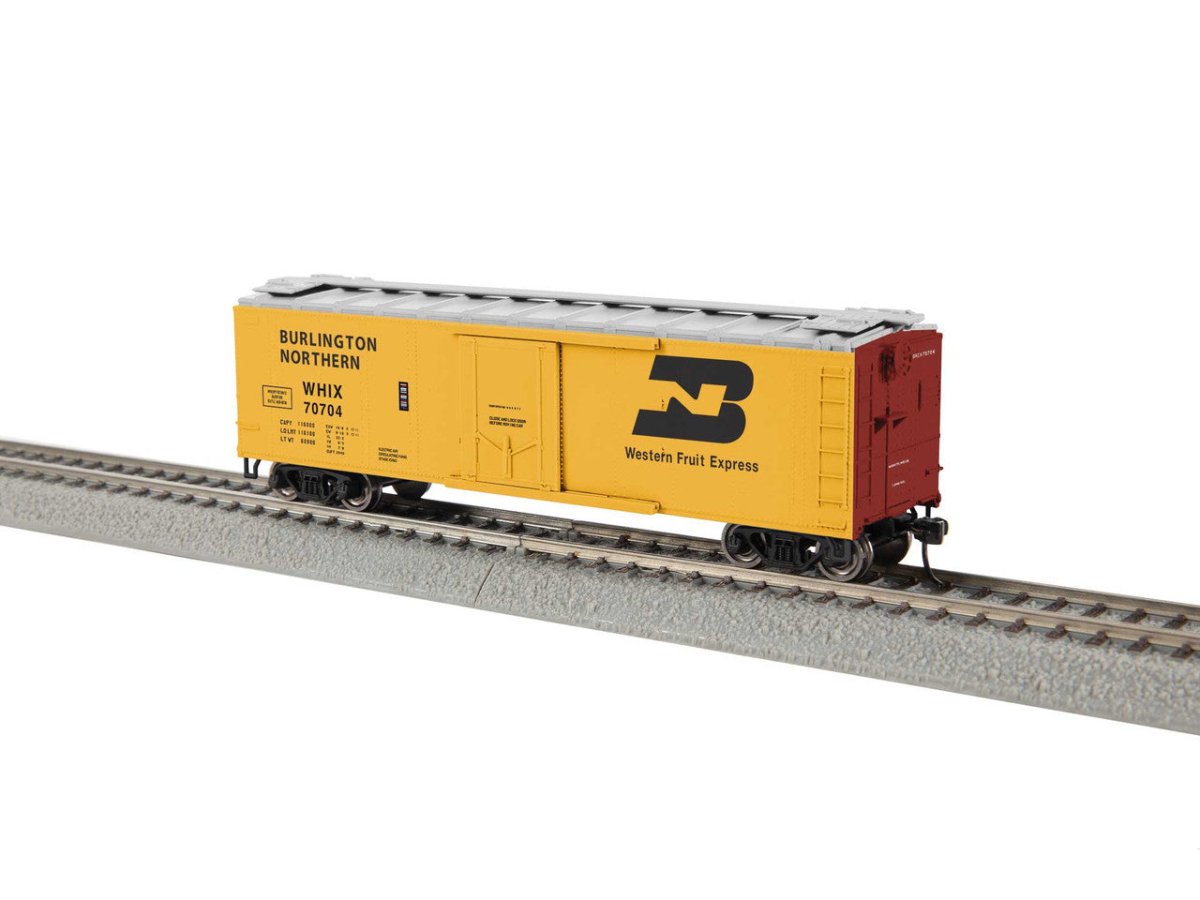 Lionel HO Scale Burlington Northern Reefer #70704 - 2454190– product image
