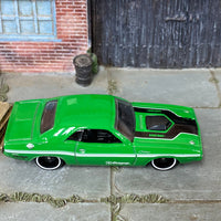 Loose Hot Wheels - 1970 Dodge Challenger - Green, Black and White