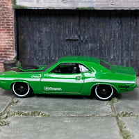 Loose Hot Wheels - 1970 Dodge Challenger - Green, Black and White