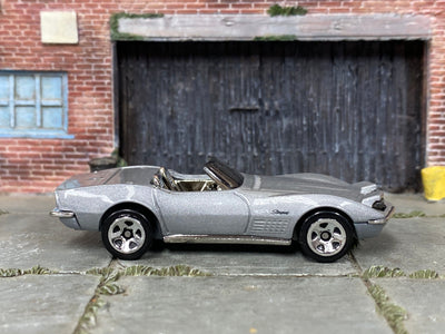 Loose Hot Wheels - 1972 Chevy Corvette Stingray - Silver