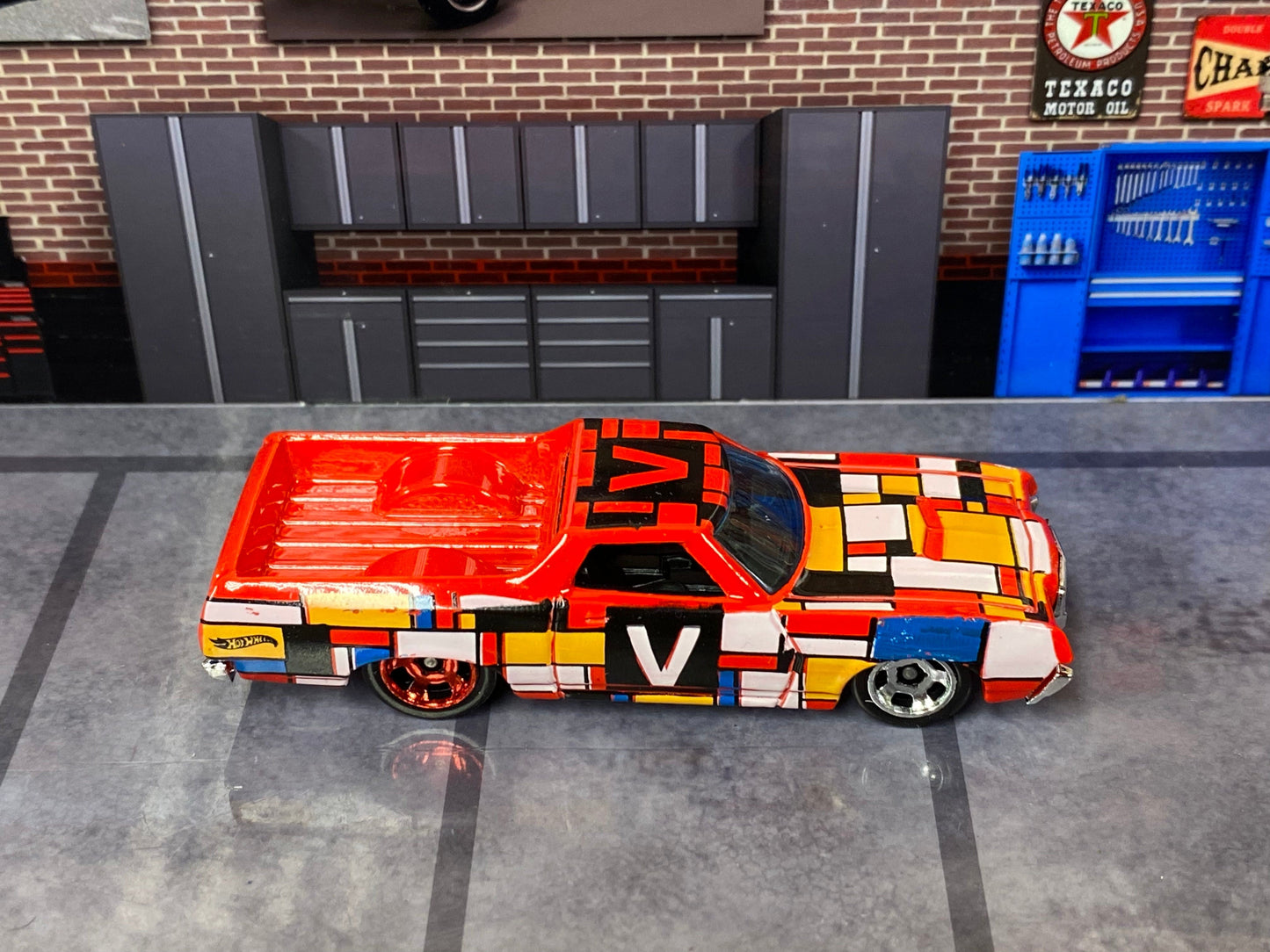 Loose Hot Wheels - 1972 Ford Ranchero - Red Art Car