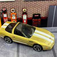 Loose Hot Wheels - 1984 Chevy Corvette - Gold and White