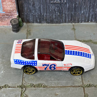 Loose Hot Wheels - 1984 Chevy Corvette - White Stars and Stripes
