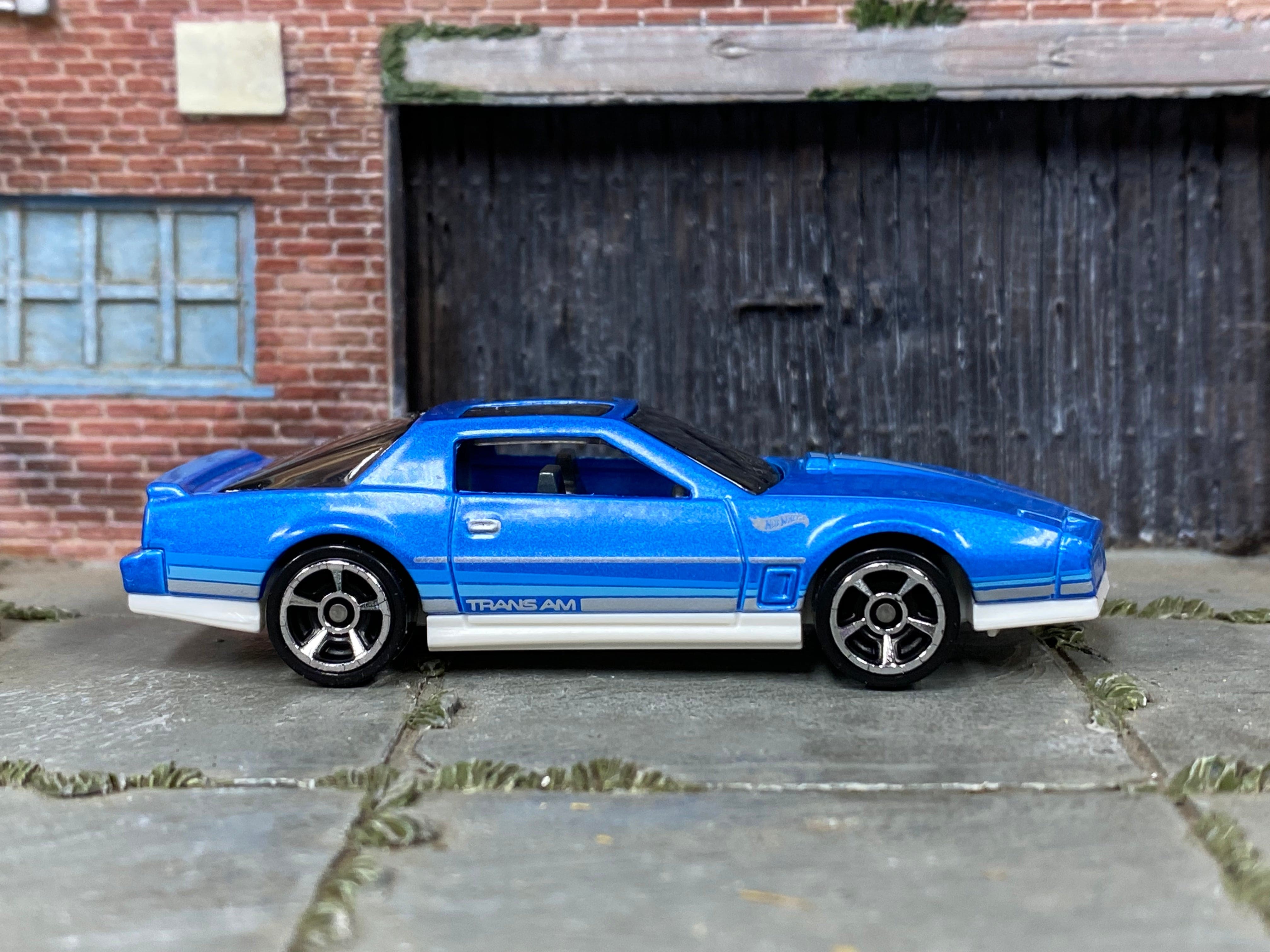 Loose Hot Wheels - 1984 Pontiac Firebird - Blue and White Loose Hot Wheels - 1984 Pontiac Firebird - Blue and White