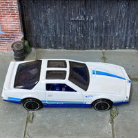 Loose Hot Wheels - 1984 Pontiac Firebird - White and Blue