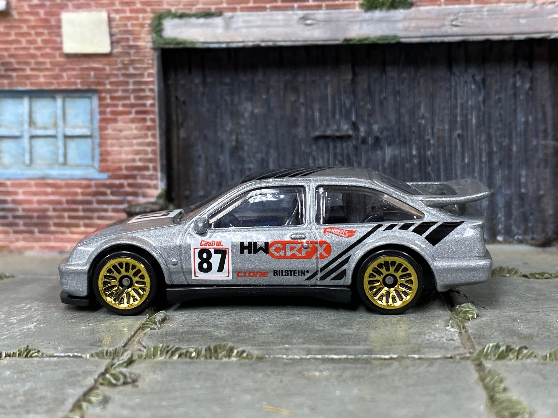 Loose Hot Wheels - 1987 Ford Sierra Cosworth - Silver and Black 87