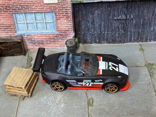 Loose Hot Wheels - 2015 Mazda MX-5 Miata - Satin Black, Red and White 27