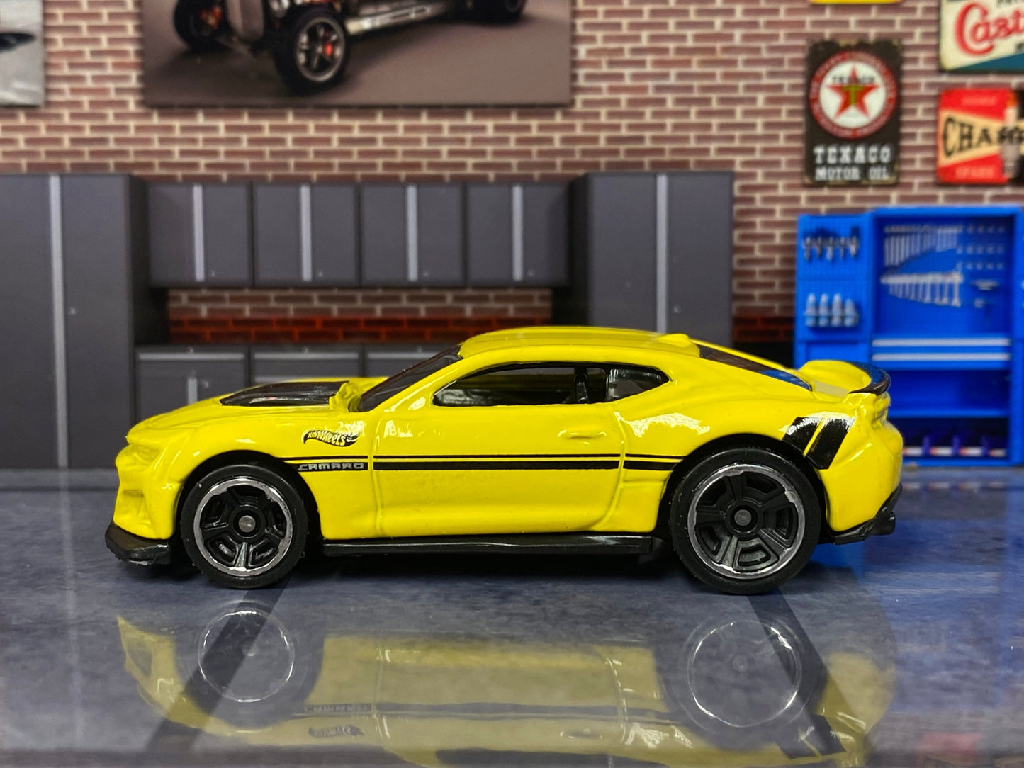 Loose Hot Wheels - 2017 Chevy Camaro ZL1 - Yellow and Black