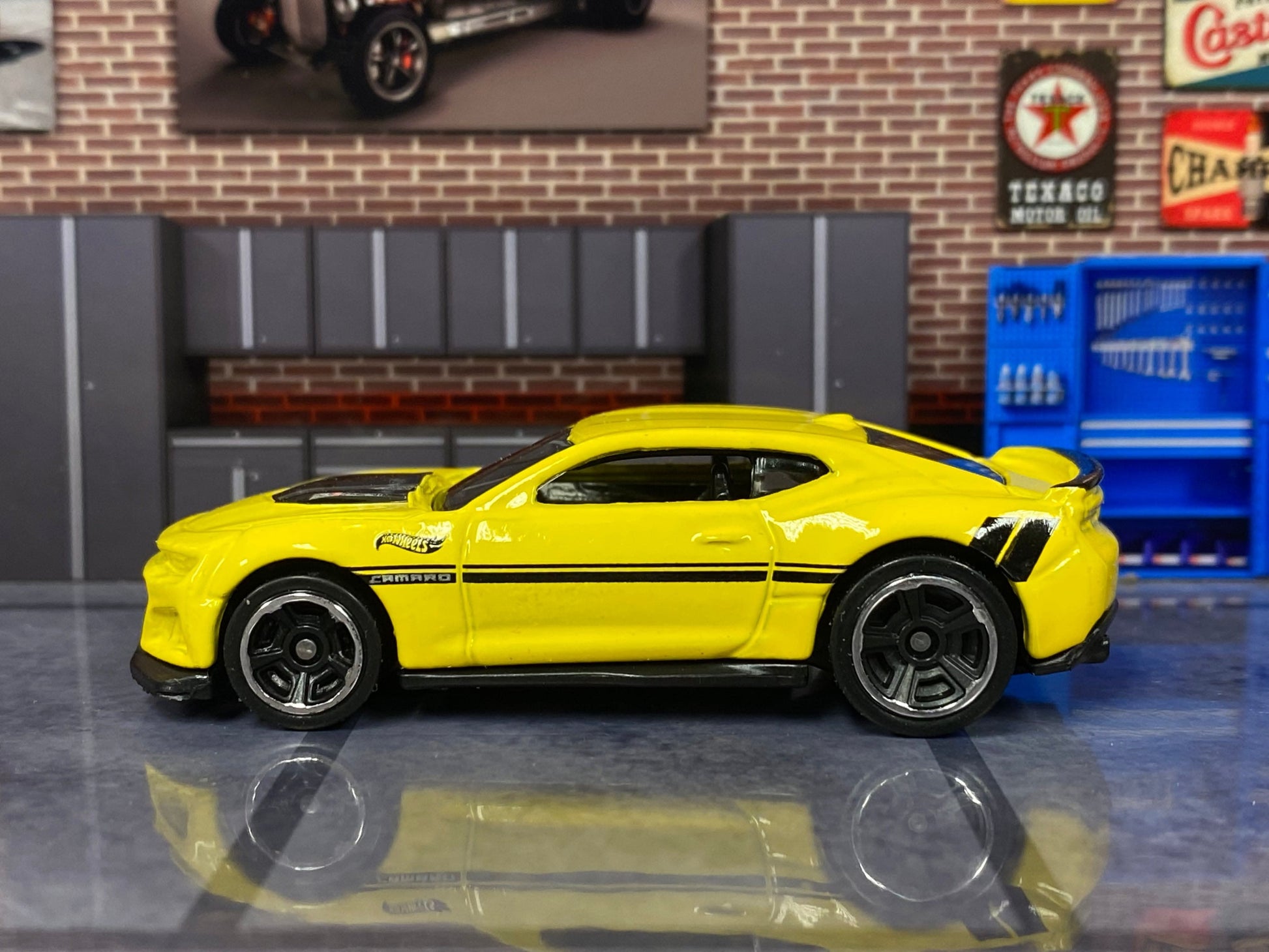 Loose Hot Wheels - 2017 Chevy Camaro ZL1 - Yellow and Black