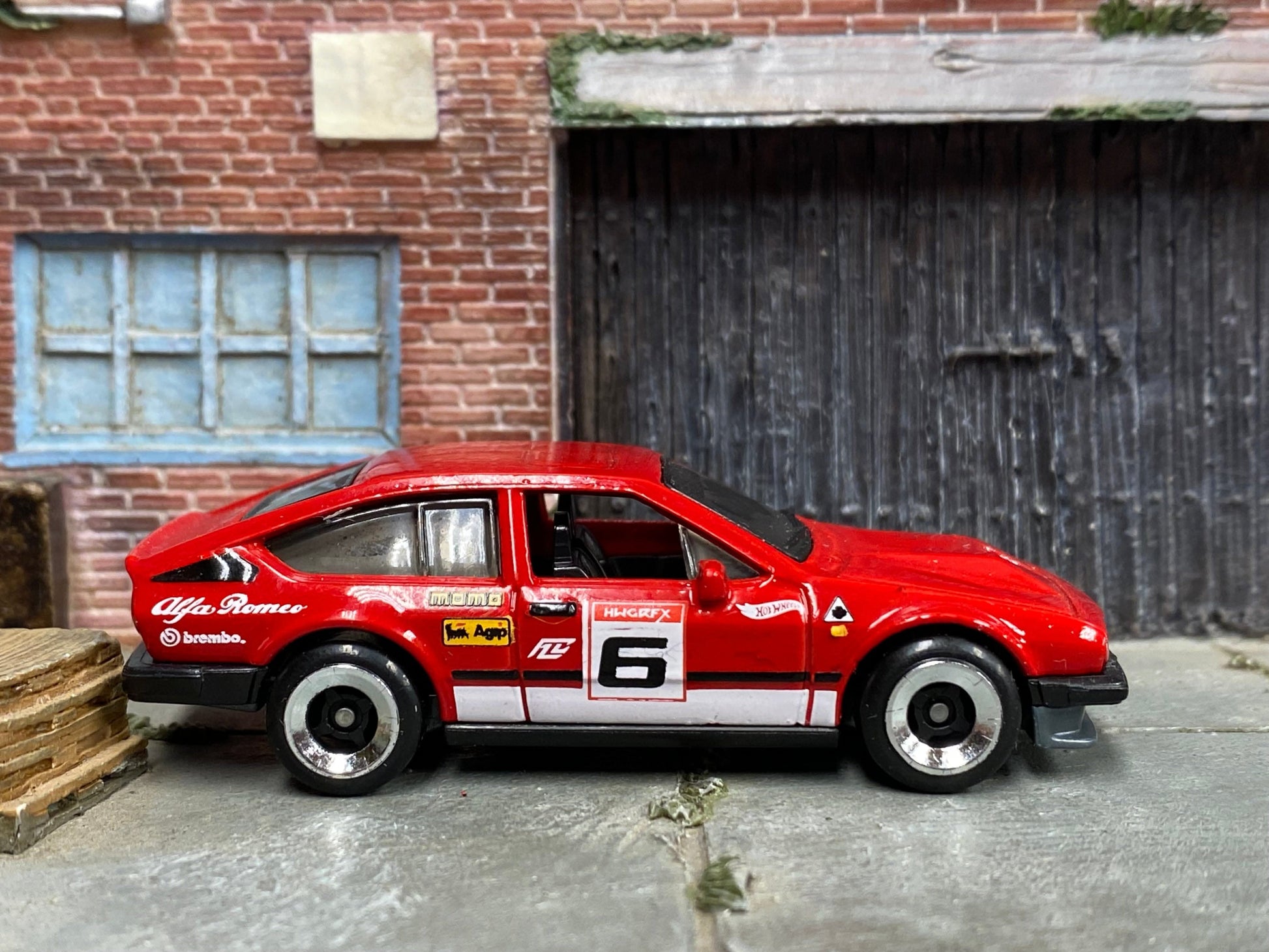 Loose Hot Wheels - Alfa Romeo GTV6 3.0 - Red