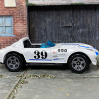 Loose Hot Wheels - Chevy Corvette Grand Sport Roadster - White and Blue 39