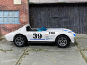 Loose Hot Wheels - Chevy Corvette Grand Sport Roadster - White and Blue 39