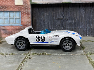 Loose Hot Wheels - Chevy Corvette Grand Sport Roadster - White and Blue 39