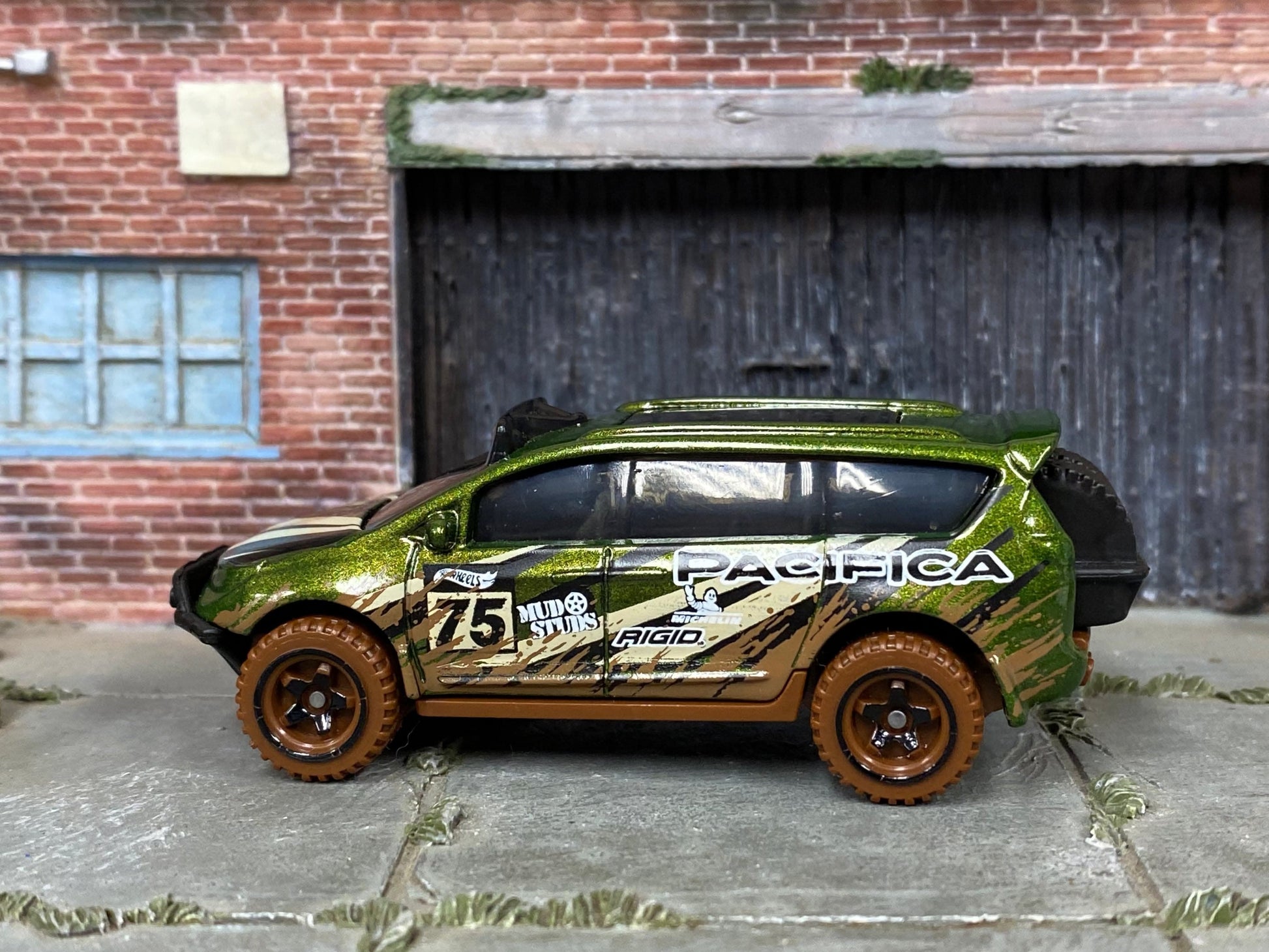 Loose Hot Wheels - Chrysler Pacifica - Green