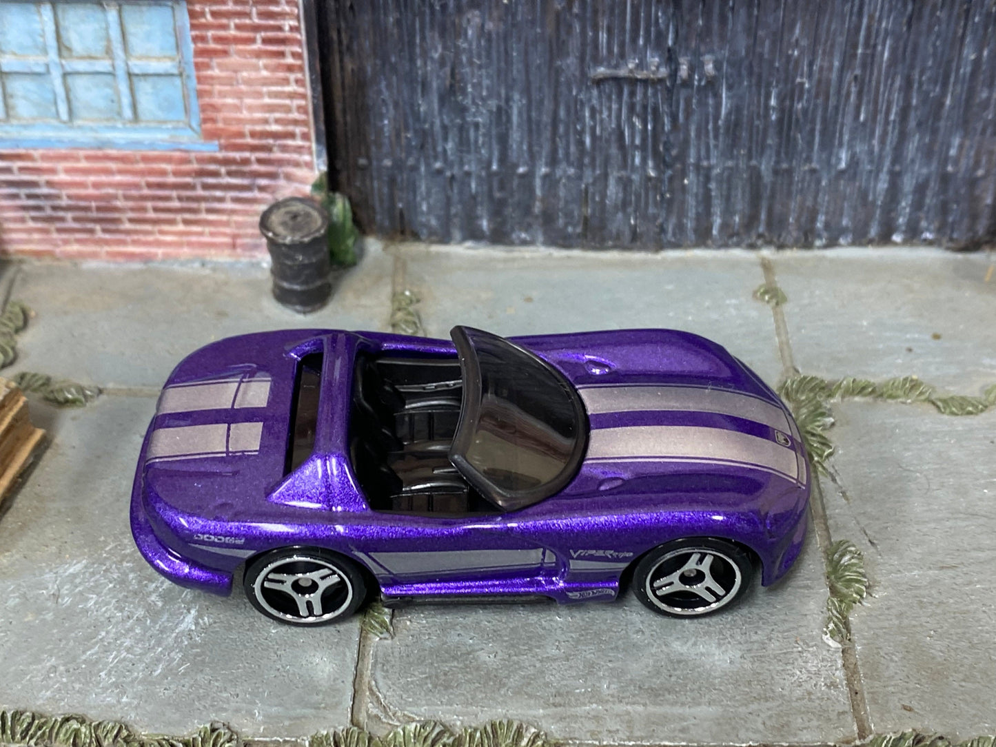 Loose Hot Wheels - Dodge Viper R/T 10 - Purple and Silver