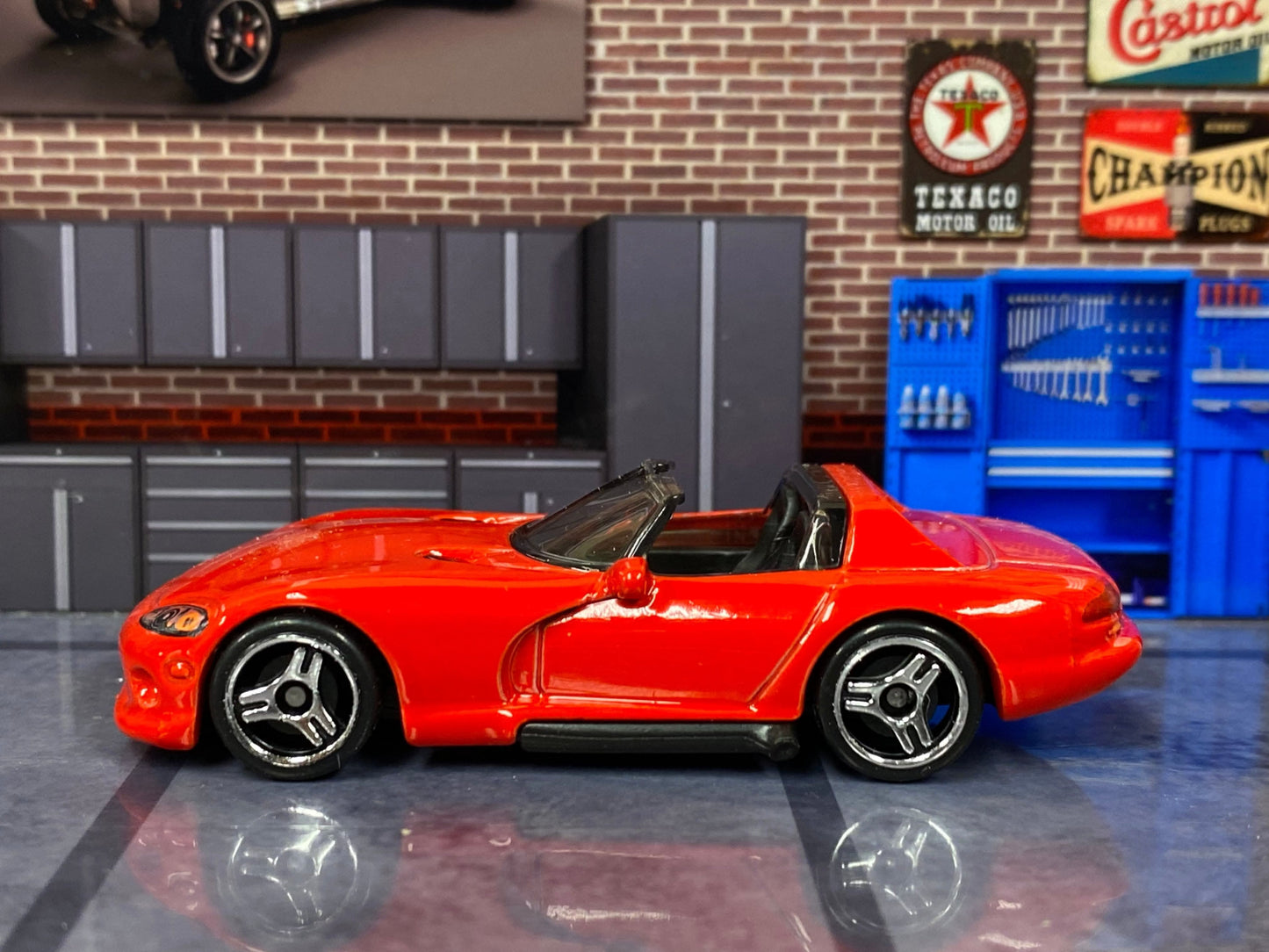 Loose Hot Wheels - Dodge Viper R/T 10 - Red