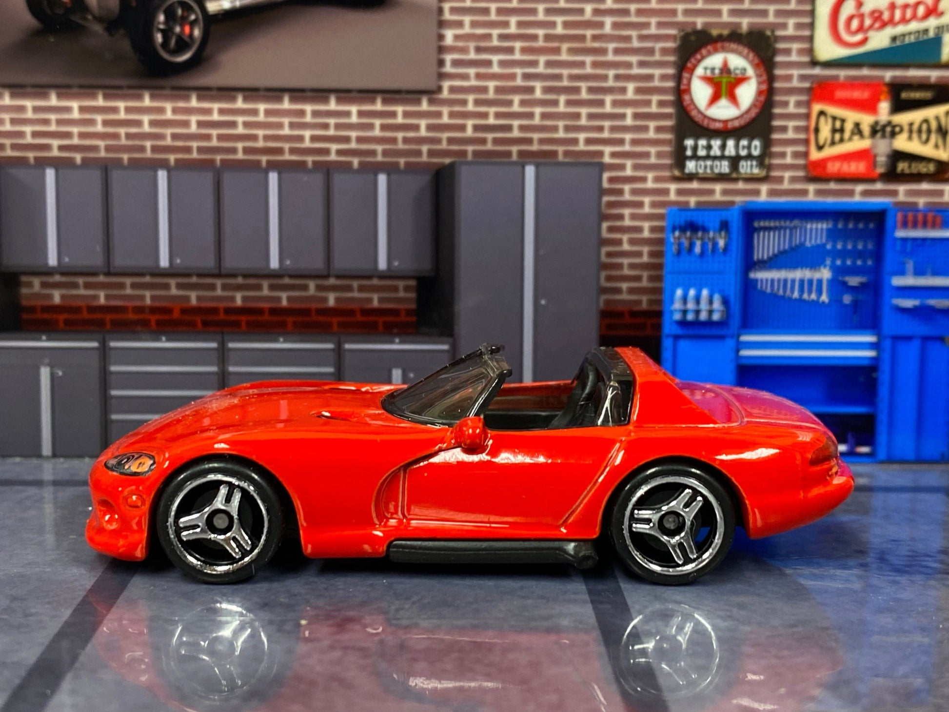 Loose Hot Wheels - Dodge Viper R/T 10 - Red