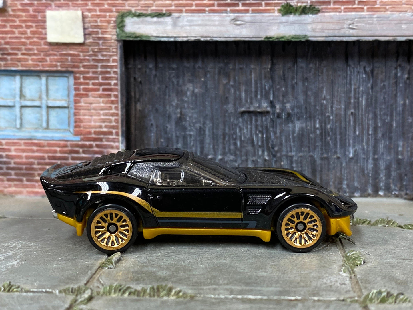 Loose Hot Wheels - El Segundo Coupe - Black and Gold