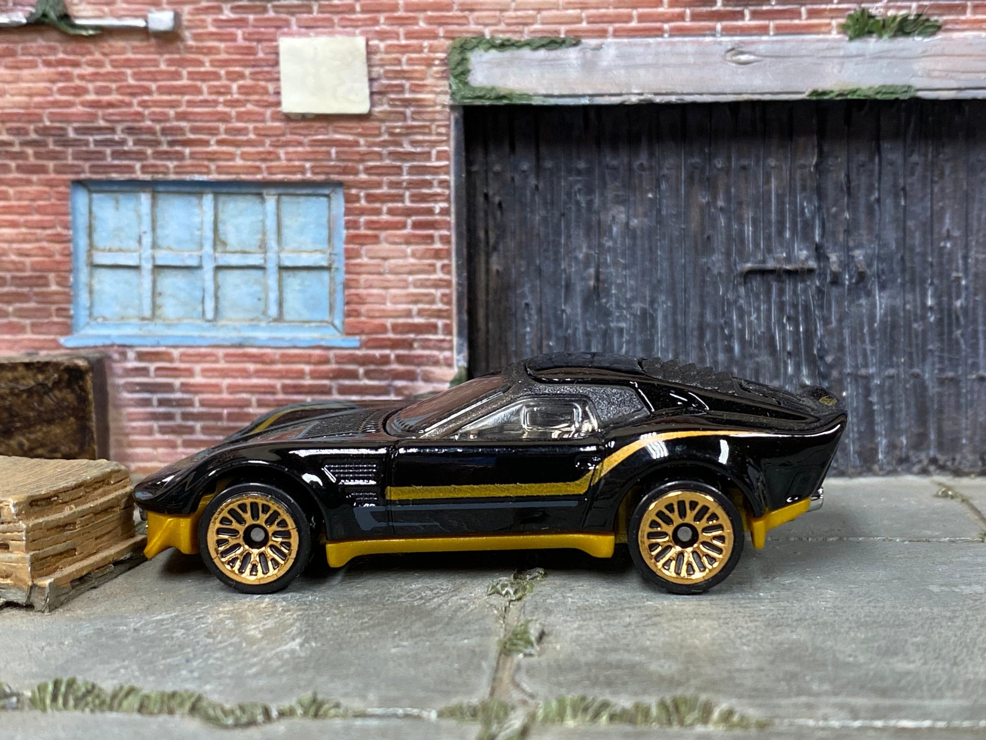 Loose Hot Wheels - El Segundo Coupe - Black and Gold