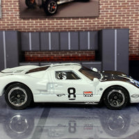 Loose Hot Wheels - Ford GT40 - White and Black 8