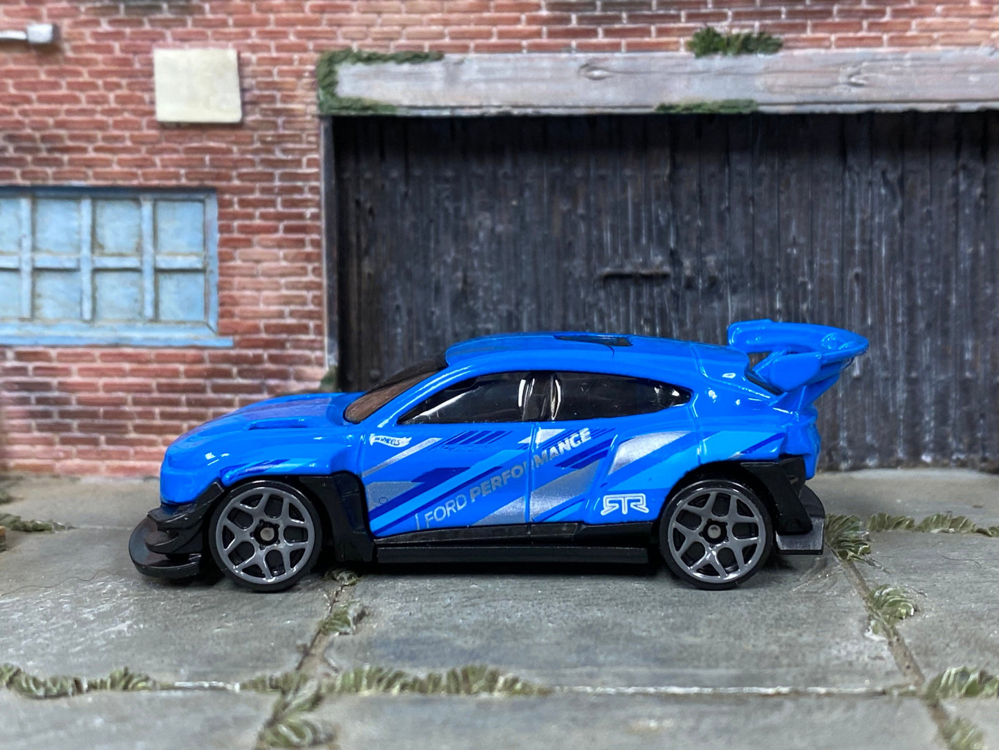 Loose Hot Wheels - Ford Mustang Mach-E 1400 - Blue and Silver Ford Performance