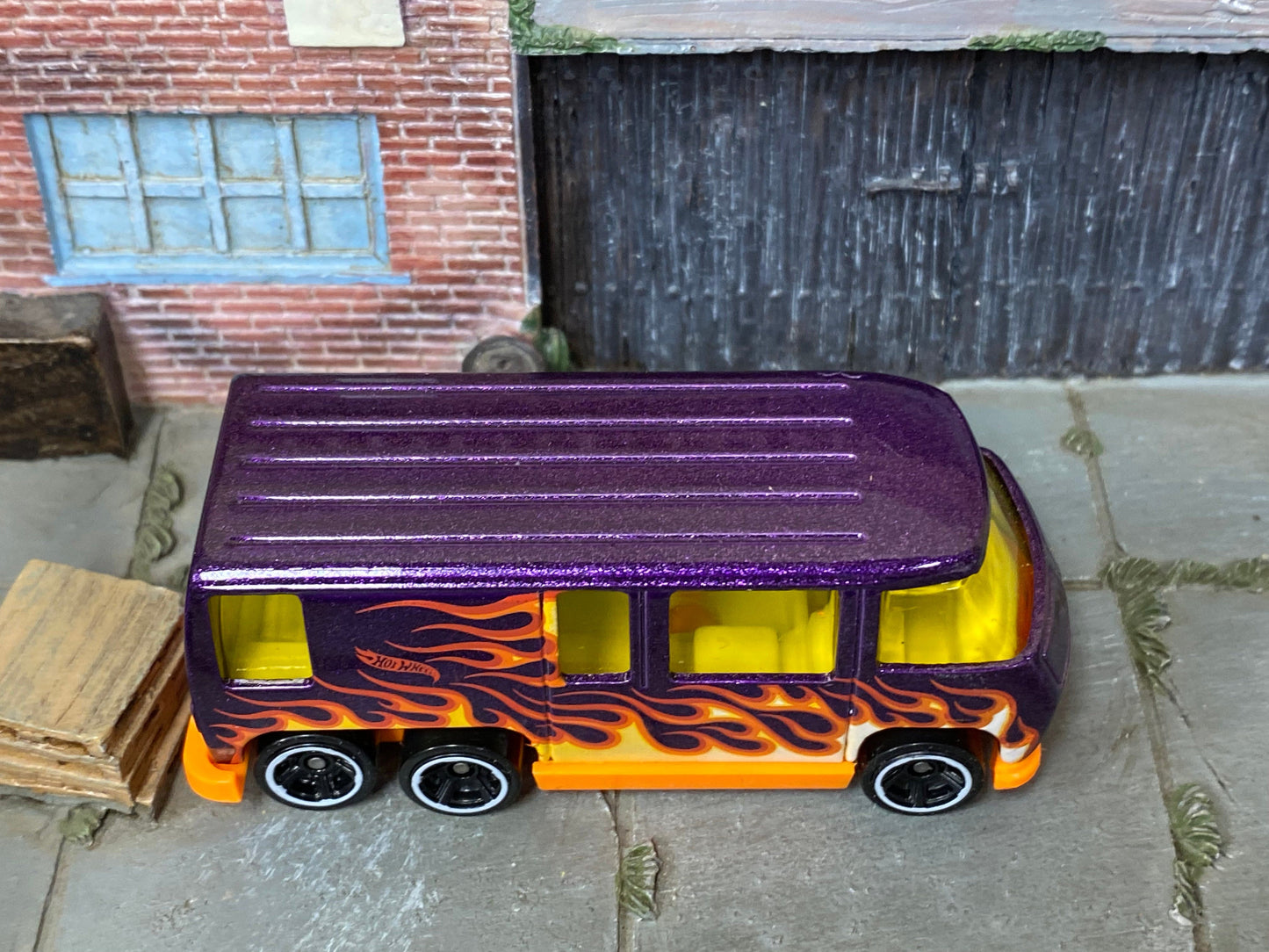 Loose Hot Wheels - GMC Motor Home - Purple and Orange with Flames