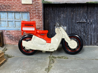 Loose Hot Wheels - Honda Super Cub Custom Motorcycle - White and Red