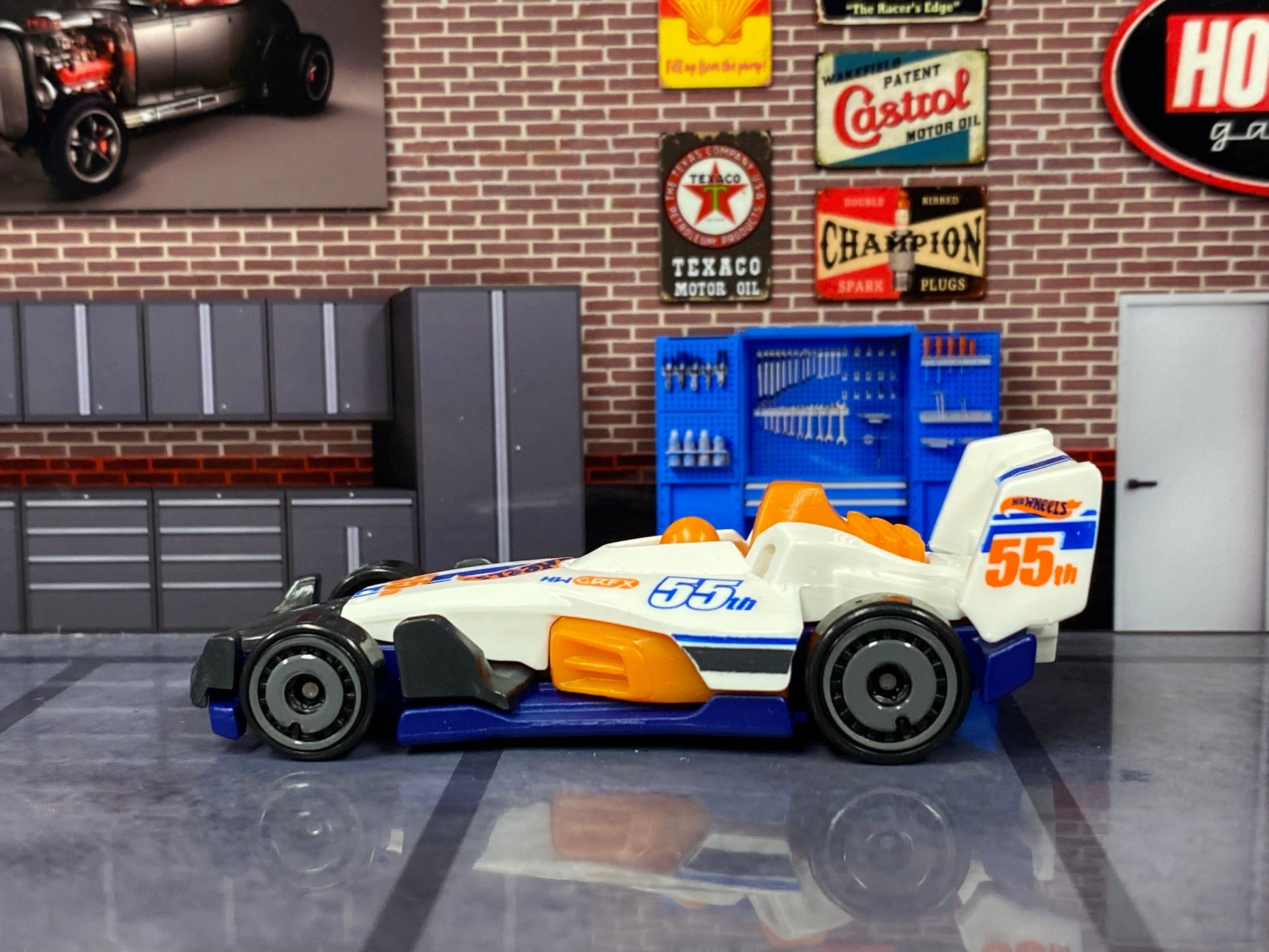 Loose Hot Wheels - HW 4 Trac - White, Orange and Blue Hot Wheels