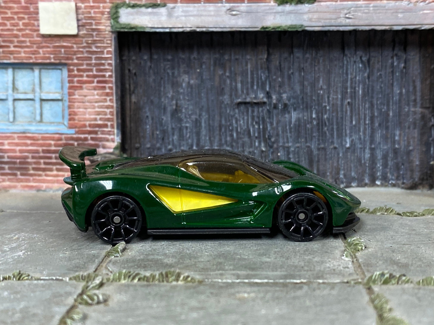 Loose Hot Wheels - Lotus Evija - Green and Yellow