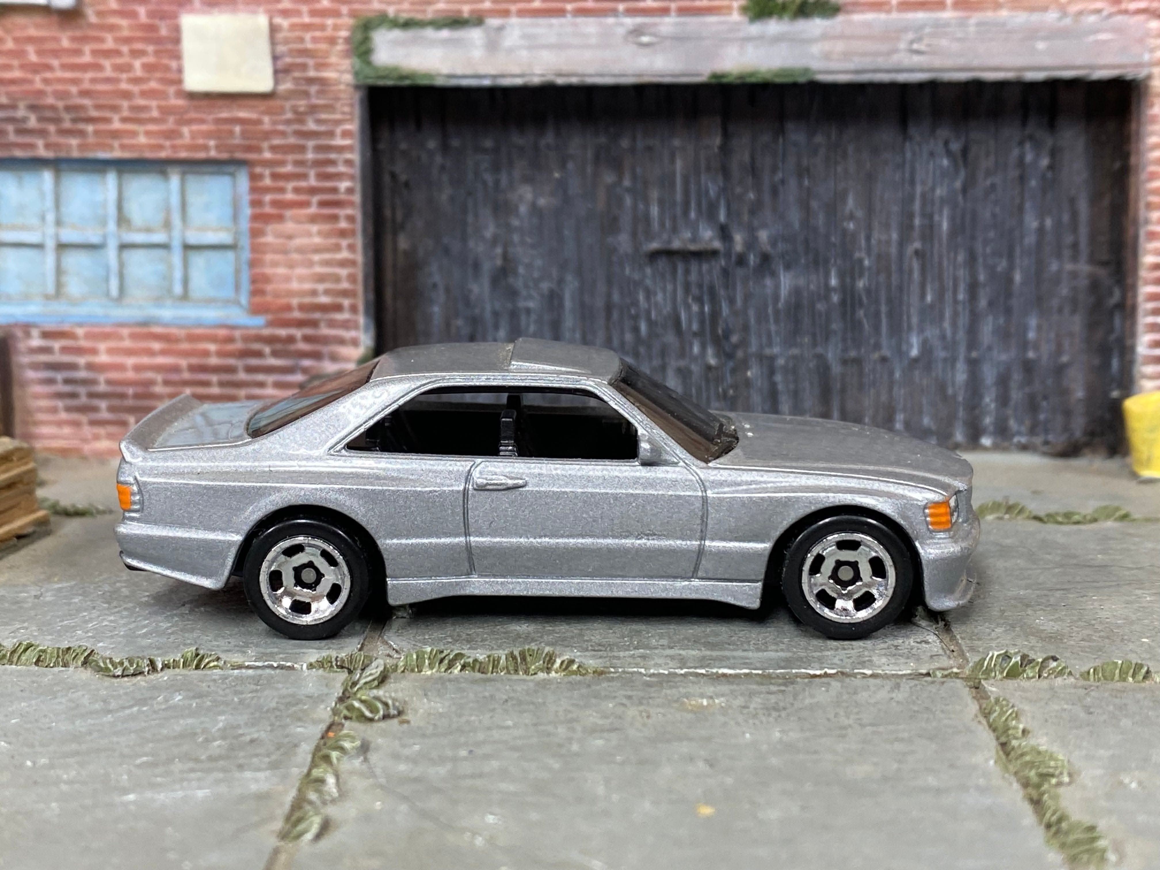 スーパートレジャーハント　ベンツ　560 SEC AMG s-l400.jpg