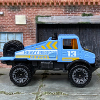 Loose Hot Wheels - Mercedes-Benz Unimog 1300 Off Road 4x4 - Blue Heavy Rescue Service