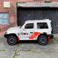 Loose Hot Wheels - Mitsubishi Pajero Evolution - White