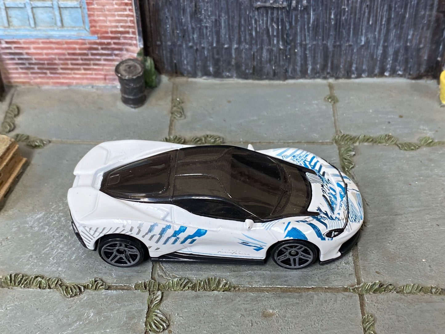 Loose Hot Wheels - Pininfarina Battista - White with Graphics