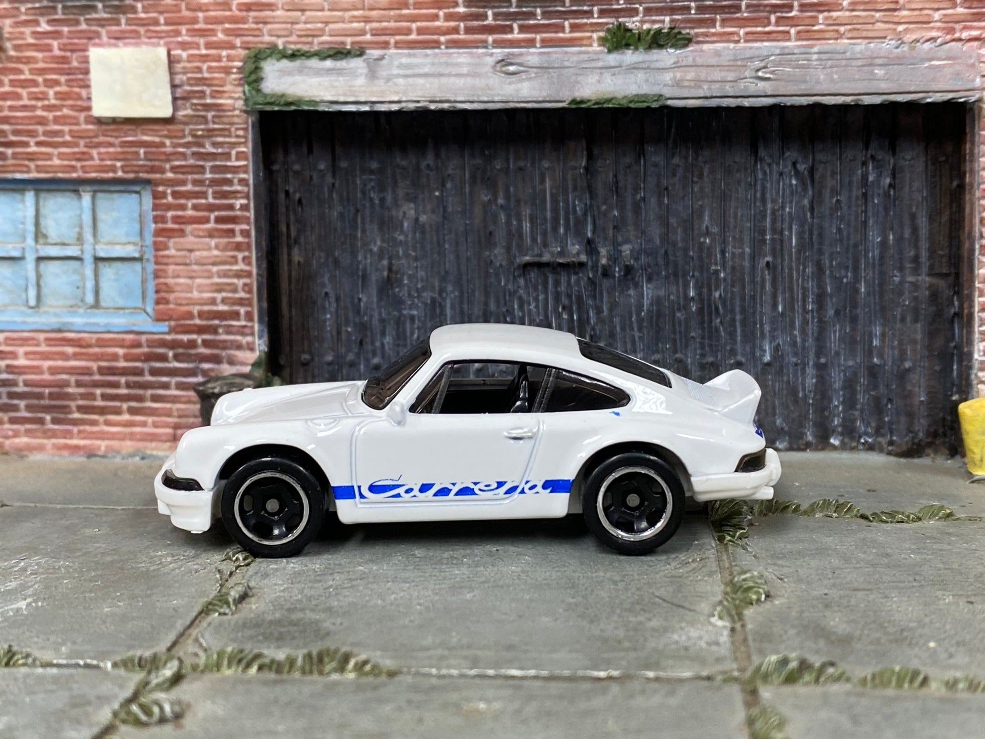 Loose Hot Wheels - Porsche 911 Carrera RS 2.7 - White and Blue