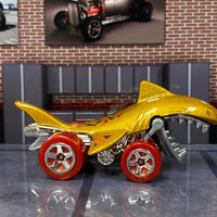 Loose Hot Wheels - Shark Bite - Gold and Red