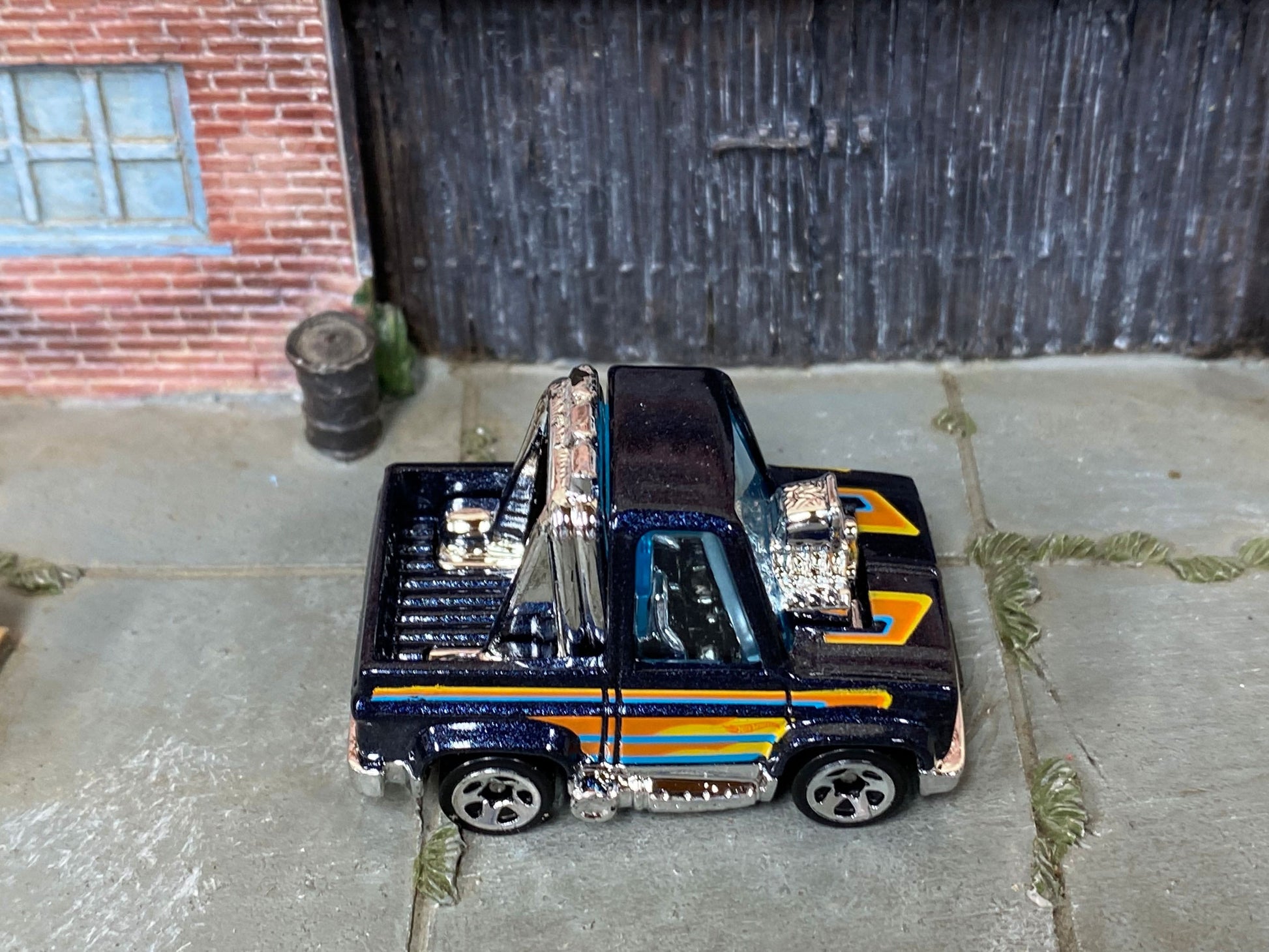 Loose Hot Wheels - Toon'd 1983 Chevy Silverado - Dark blue and Orange