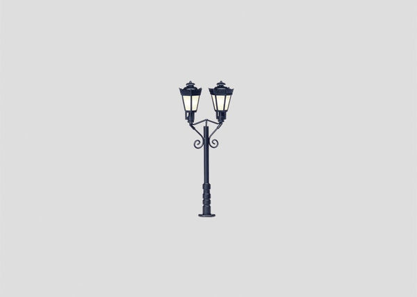 Märklin 72805 HO scale double park light with two lanterns on a black decorative post