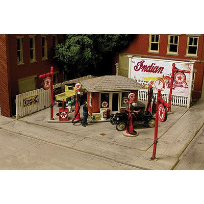 Monroe Models Ho J.Burke Fillin Station — exact product reference