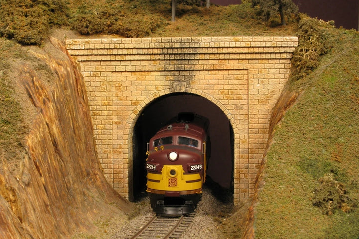Monroe Models 110 HO single-track cut stone tunnel portal