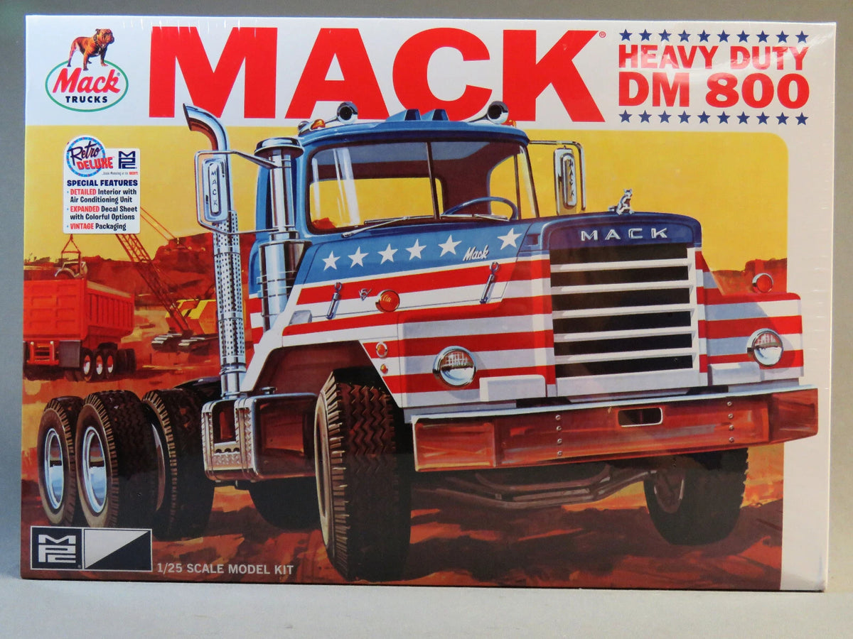 MPC 899 Mack DM800 Heavy Duty Semi Tractor 1:25 model kit