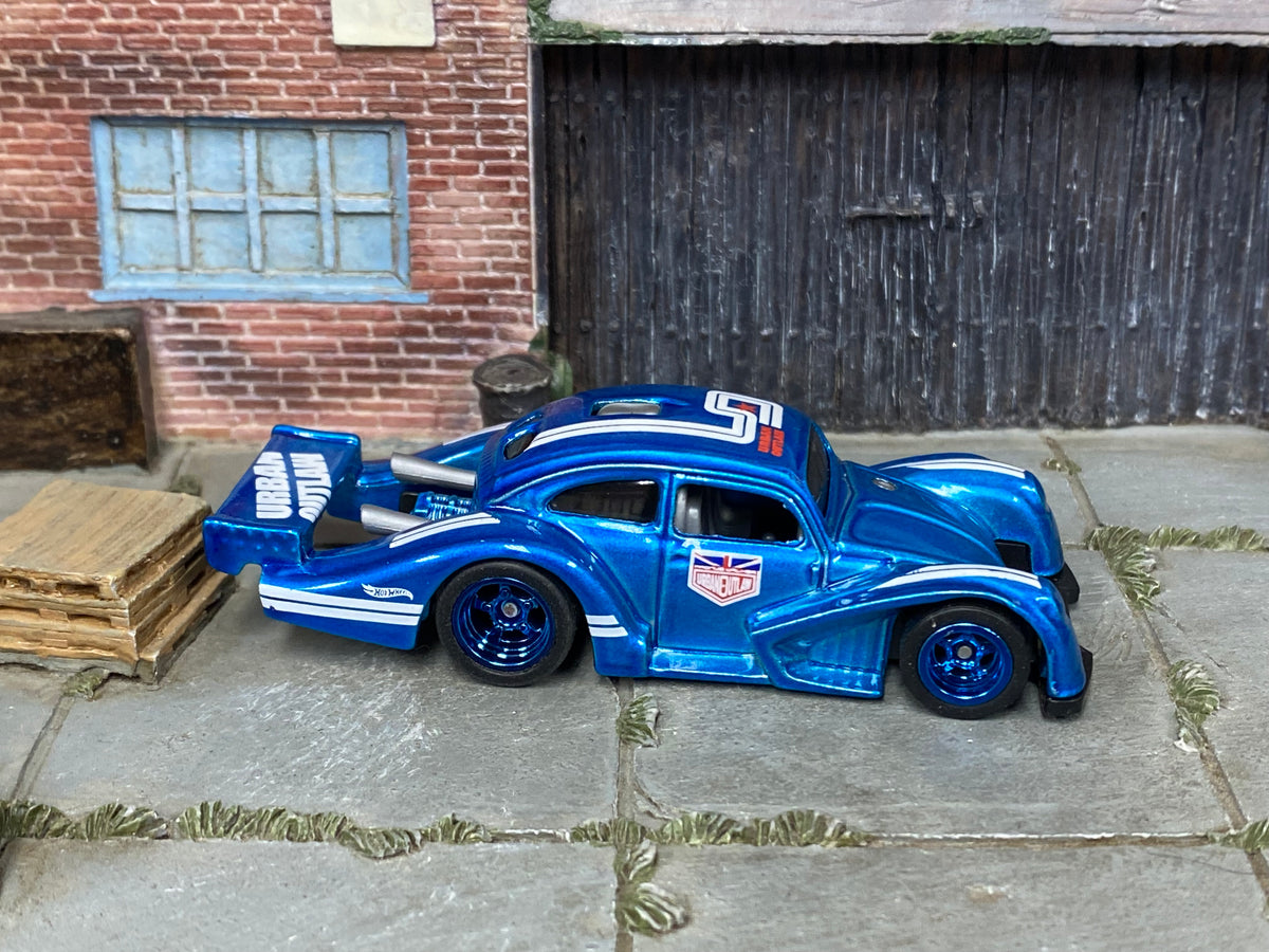 Volkswagen Käfer Racer custom Hot Wheels in blue Urban Outlaw livery with blue wheels and rubber tires