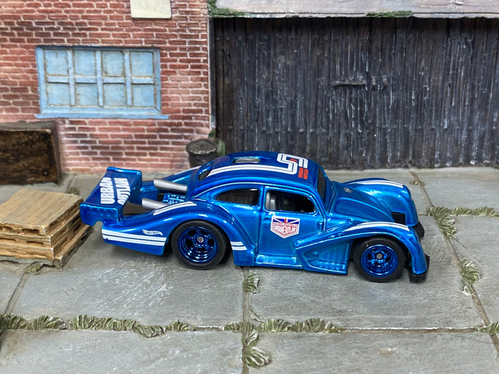 Volkswagen Käfer Racer custom Hot Wheels in blue Urban Outlaw livery with blue wheels and rubber tires