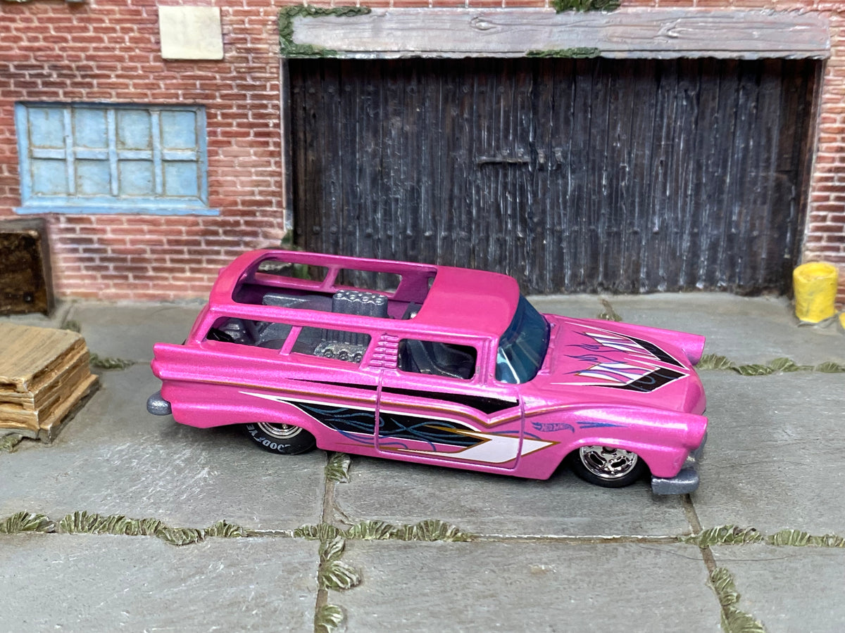 8 Crate custom Hot Wheels wagon in pink with chrome wheels and rubber tires