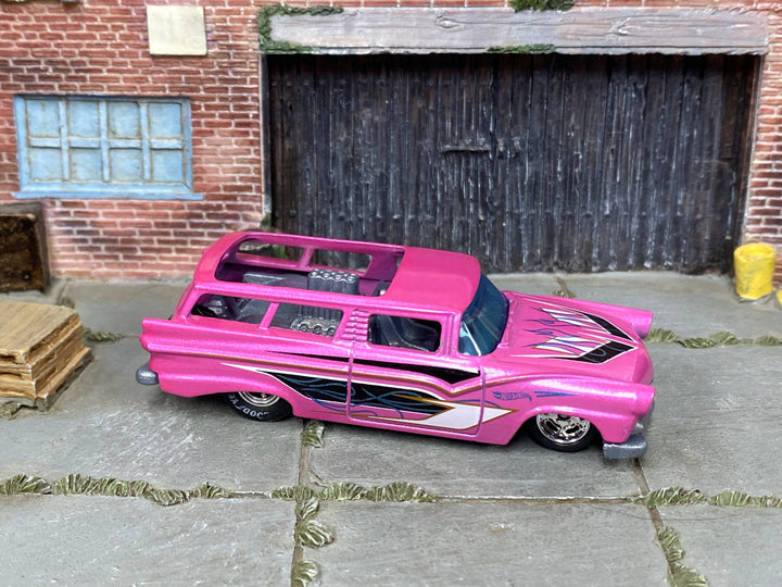 8 Crate custom Hot Wheels wagon in pink with chrome wheels and rubber tires