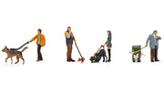 NOCH 15471 HO scale People with Dogs painted figures