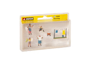 NOCH 15595 Wash Day HO scale figures and laundry accessories in manufacturer packaging