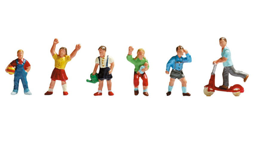 NOCH 15815 Children HO 1:87 scale set of six figures playing with a ball, watering can and scooter