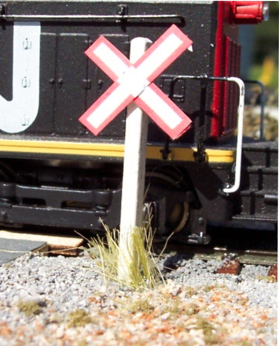 Osborn Model Kits HO Scale Current Crossbucks 5-Set – 1010 — exact-part product image
