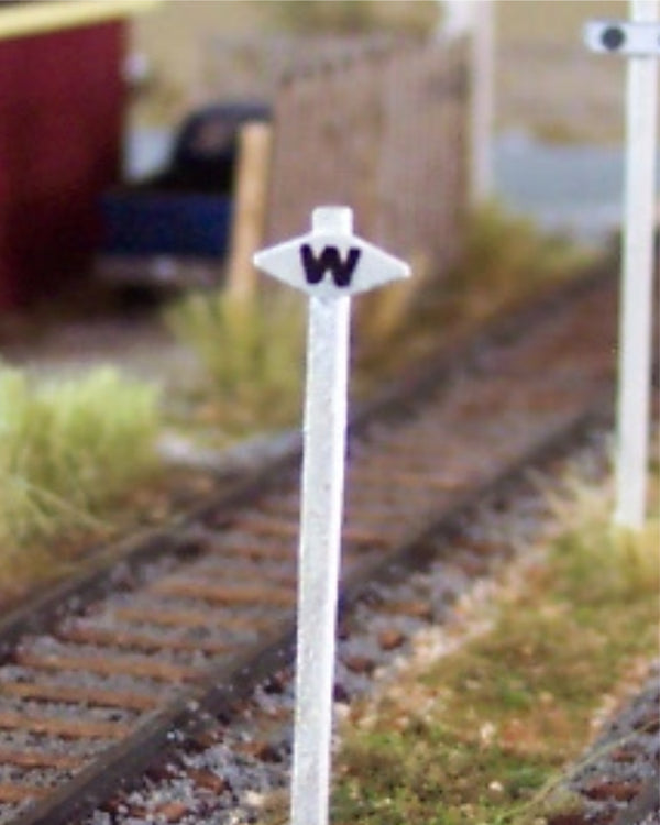 Osborn Model Kits HO Canadian Pacific Whistle Signs – 1047 — exact-part product image