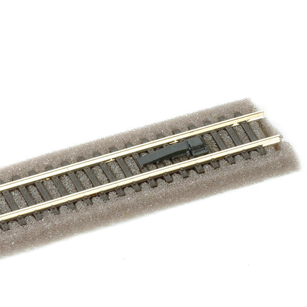 PECO SL-345 N scale dummy AWS ramp installed between rails; display track not included